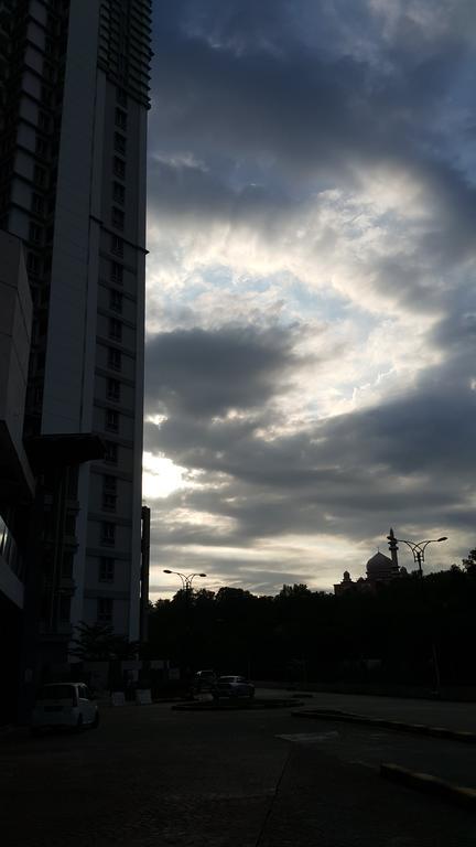 Abu Homestay @ 1borneo Condominium Tower B * Kota Kinabalu