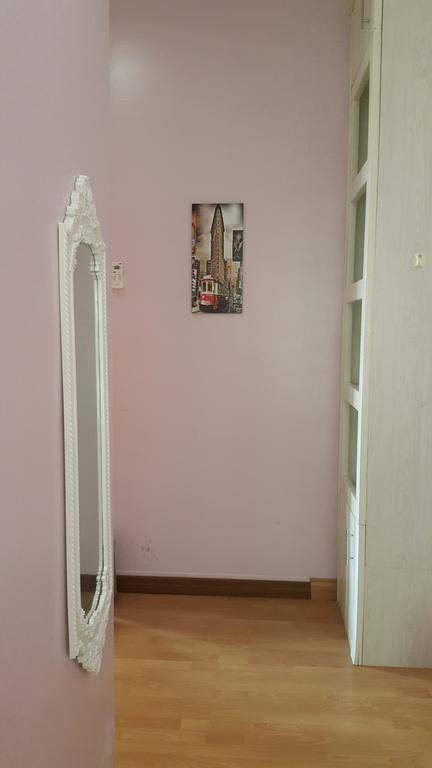 Abu Homestay @ 1borneo Condominium Tower B