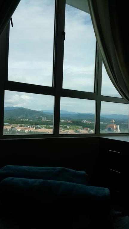 Abu Homestay @ 1borneo Condominium Tower B *