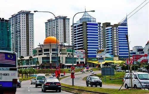 Abu Homestay @ 1borneo Condominium Tower B Apartment